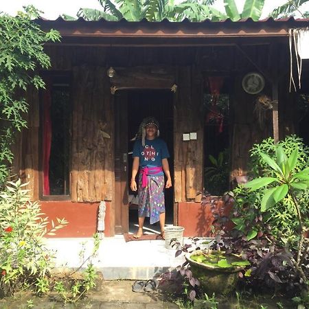 Made Roejas Homestay อูลูวาตู ภายนอก รูปภาพ