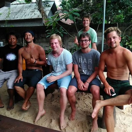 Made Roejas Homestay อูลูวาตู ภายนอก รูปภาพ