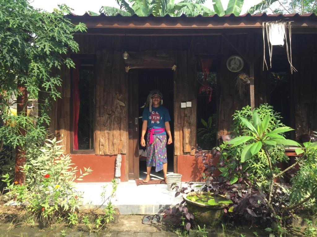 Made Roejas Homestay อูลูวาตู ภายนอก รูปภาพ