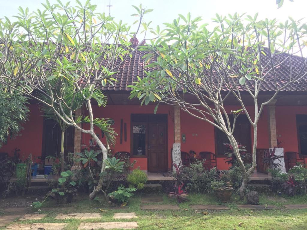 Made Roejas Homestay อูลูวาตู ภายนอก รูปภาพ