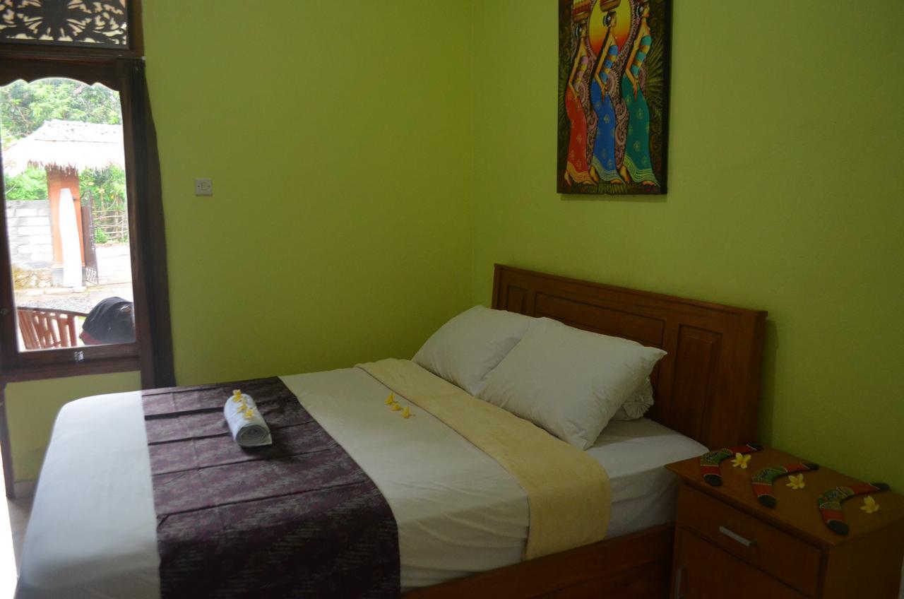 Made Roejas Homestay อูลูวาตู ภายนอก รูปภาพ