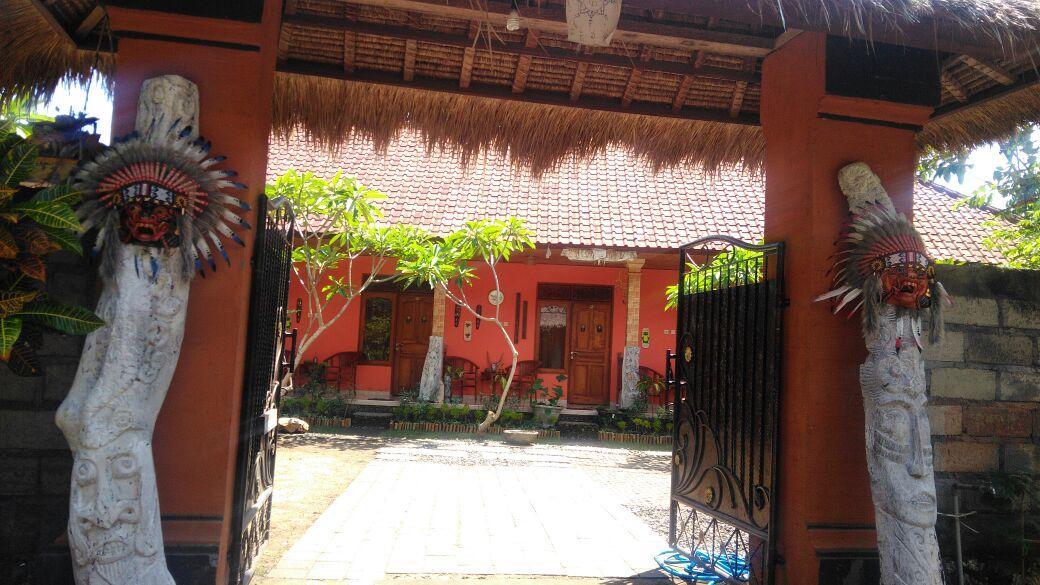 Made Roejas Homestay อูลูวาตู ภายนอก รูปภาพ