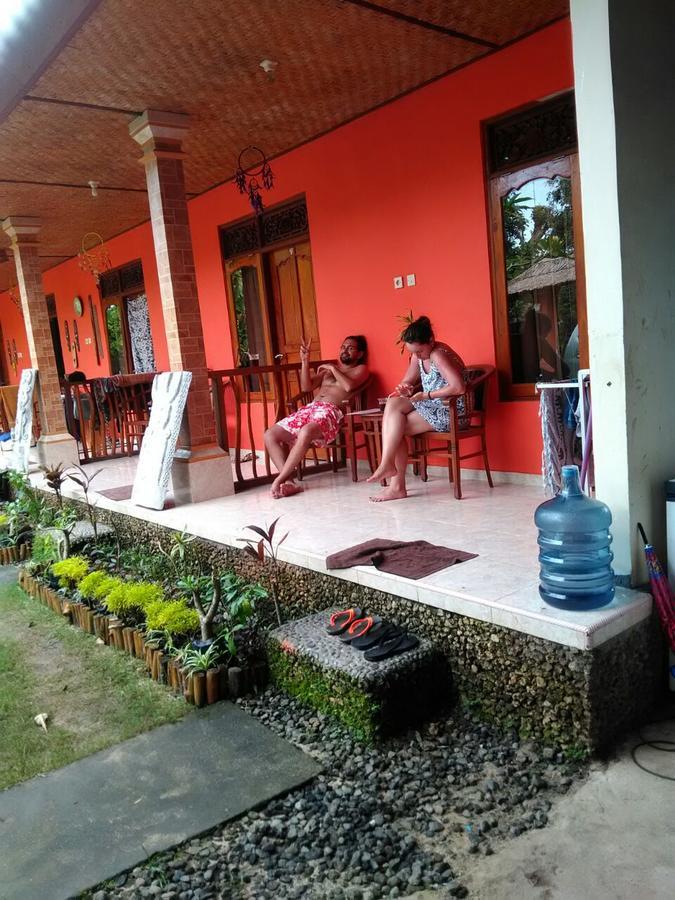 Made Roejas Homestay อูลูวาตู ภายนอก รูปภาพ