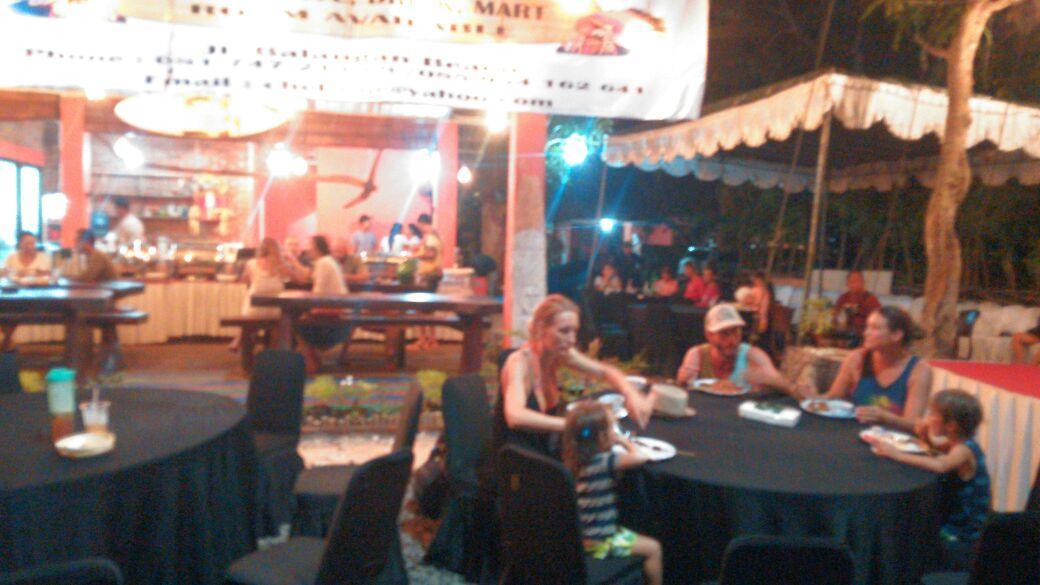Made Roejas Homestay อูลูวาตู ภายนอก รูปภาพ