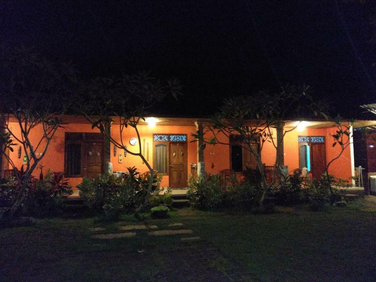 Made Roejas Homestay อูลูวาตู ภายนอก รูปภาพ