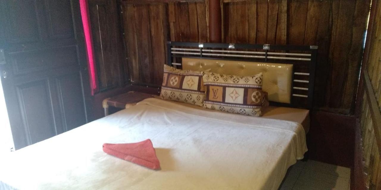 Made Roejas Homestay อูลูวาตู ภายนอก รูปภาพ