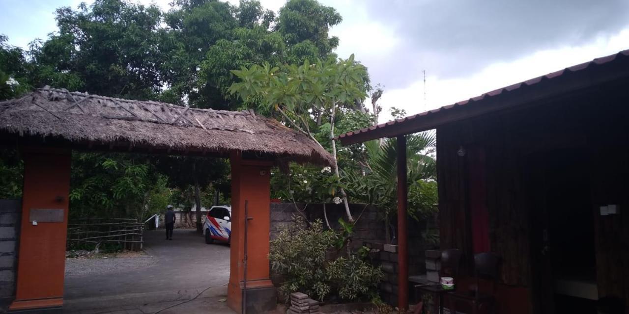Made Roejas Homestay อูลูวาตู ภายนอก รูปภาพ