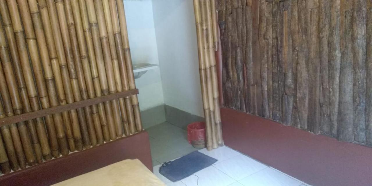Made Roejas Homestay อูลูวาตู ภายนอก รูปภาพ